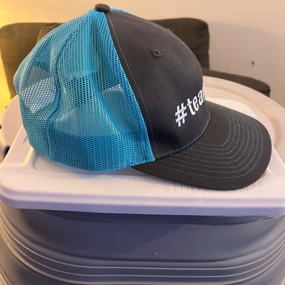 Turquoise and gray mesh trucker hat, adjustable size, #TeamMolly - Picture 3 of 4